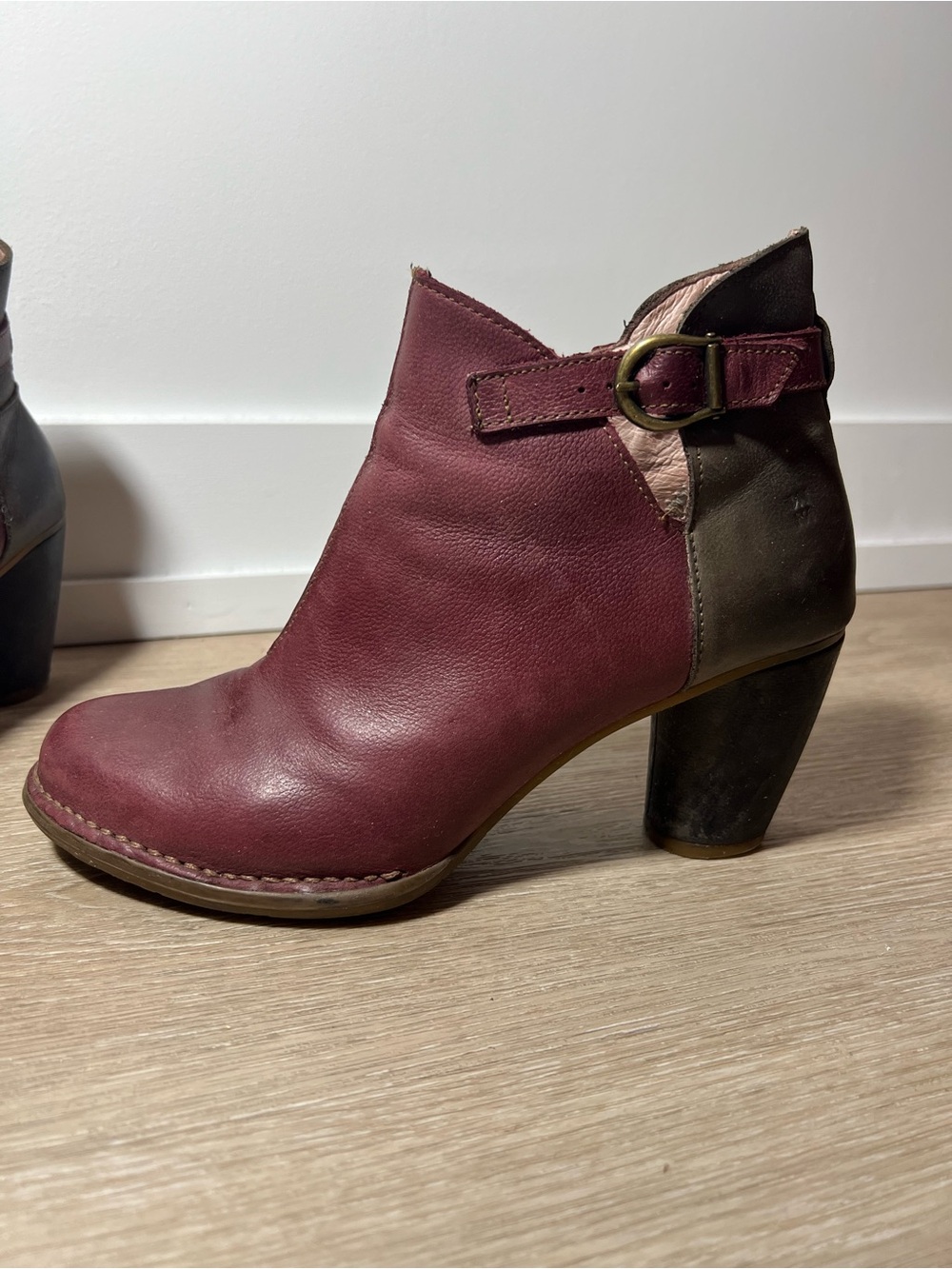 El Naturalista Burgundy and Brown Classy Elegant Chic Chunky Heel Ankle Boots - Picture 5 of 11